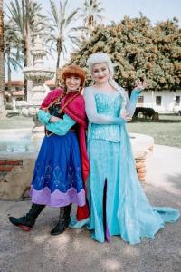 Elsa & Anna 